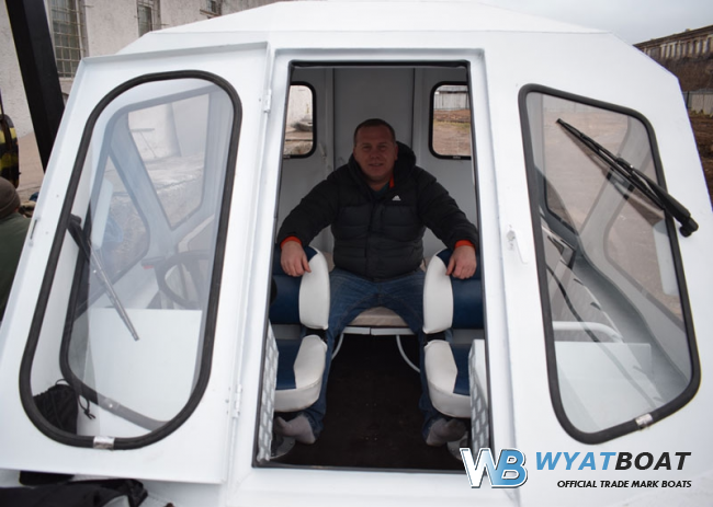Неман-500 (закрытая рубка)